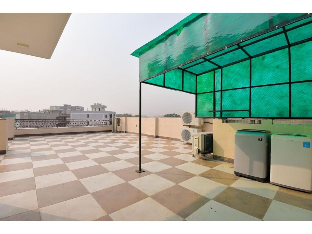 Bluo Studio5 Golf Course Road - Gym, Terrace Garden Gurgaon Exteriör bild