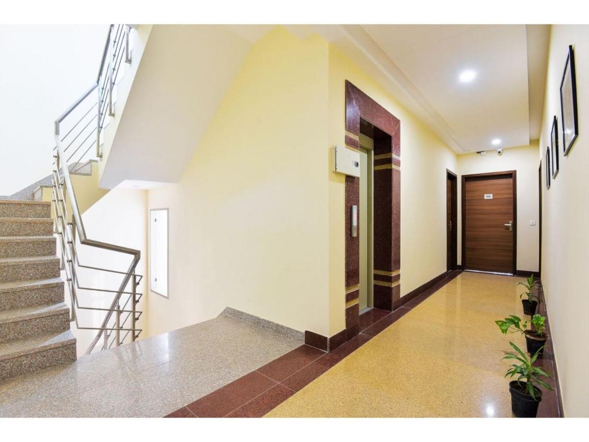 Bluo Studio5 Golf Course Road - Gym, Terrace Garden Gurgaon Exteriör bild