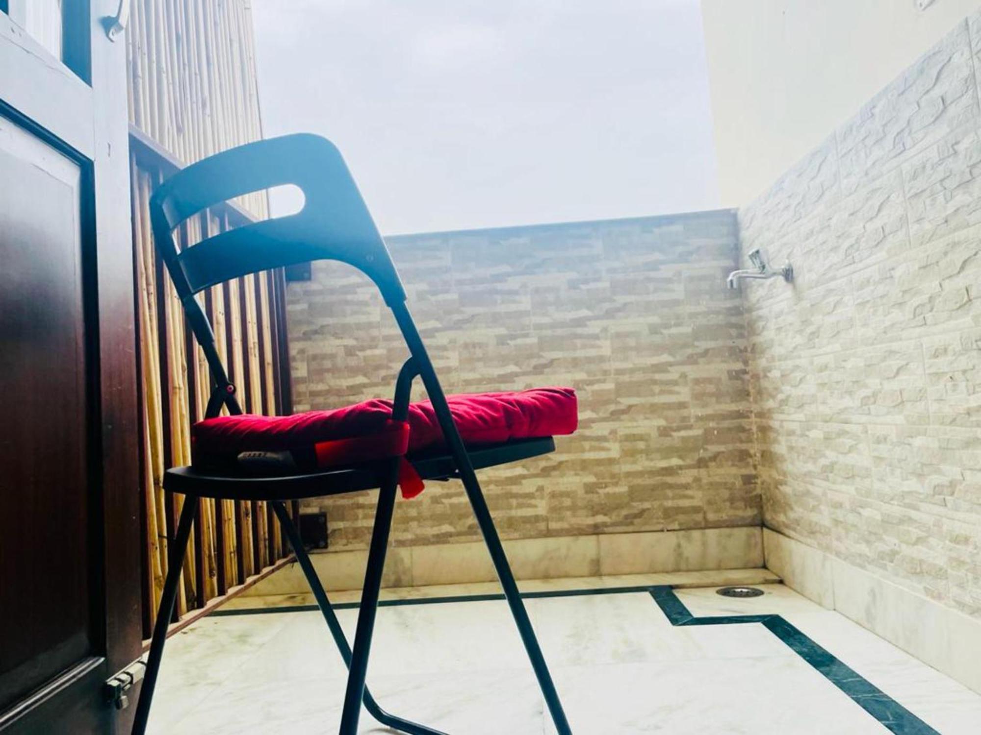 Bluo Studio5 Golf Course Road - Gym, Terrace Garden Gurgaon Exteriör bild