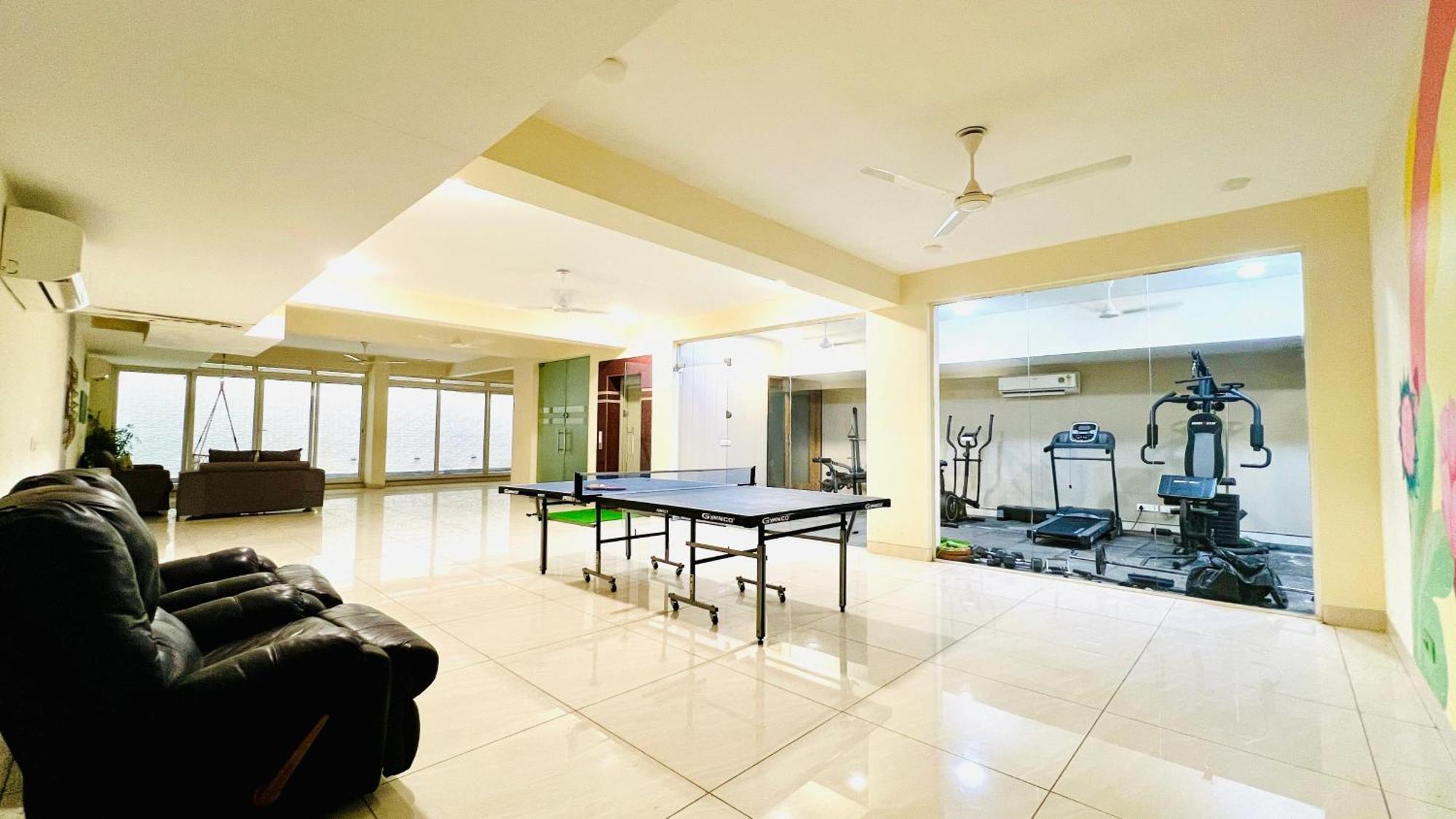 Bluo Studio5 Golf Course Road - Gym, Terrace Garden Gurgaon Exteriör bild