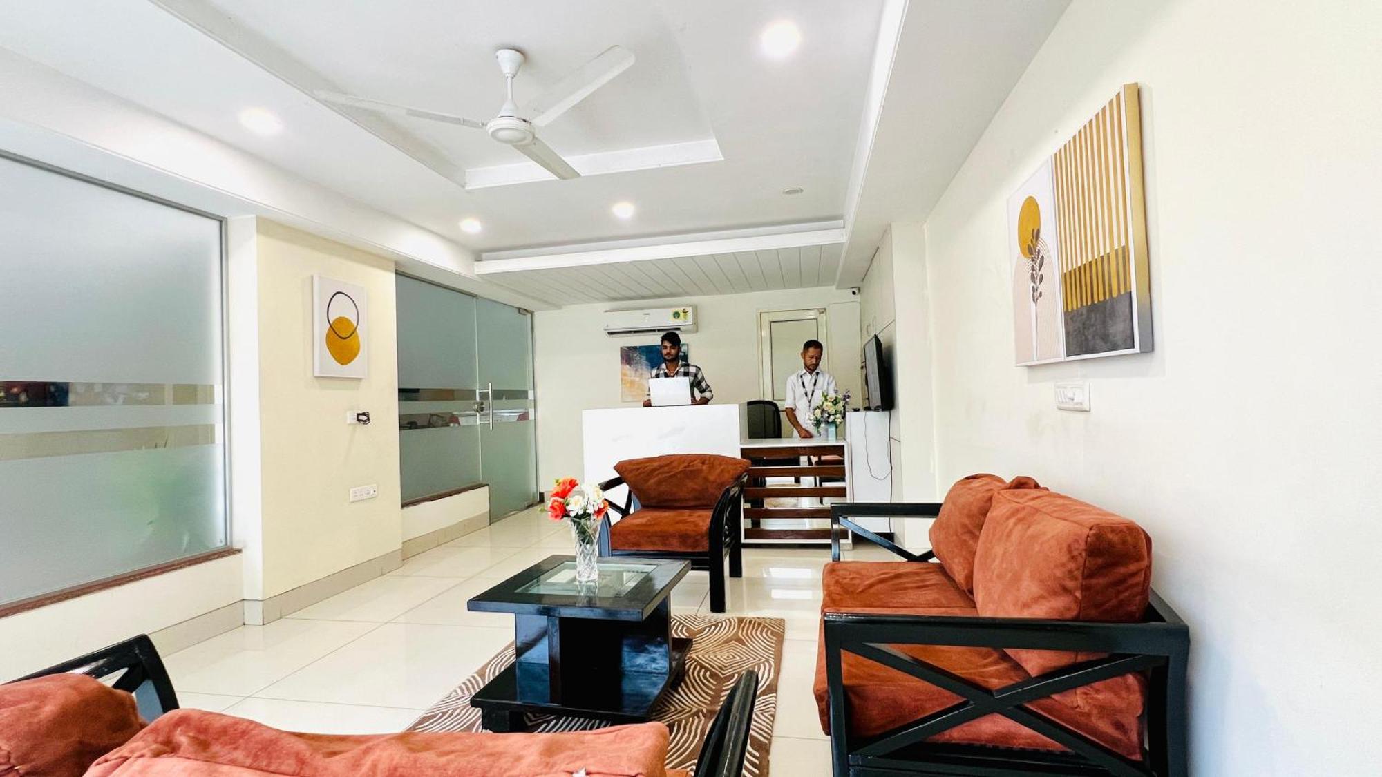 Bluo Studio5 Golf Course Road - Gym, Terrace Garden Gurgaon Exteriör bild